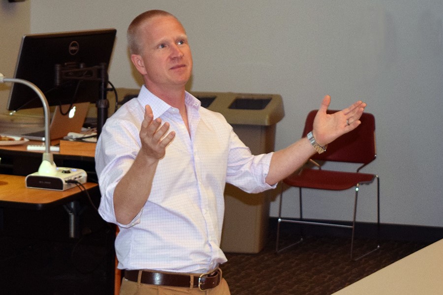 Commander Dan Radocaj (BSAAE '00, MSAAE '01)