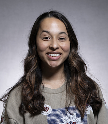 Photo of Mihika Desai.