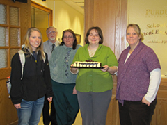 Hendryx receiving the Mortar Board Rose Award