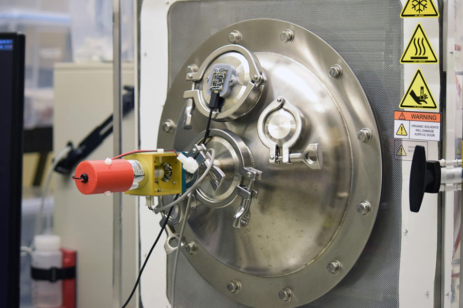 A photo of the prototype of the microwave geneator.