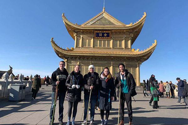 Students on the Great Wall