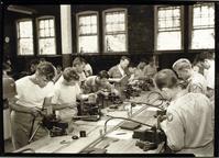 Photo of MGL Lab and students in 1946